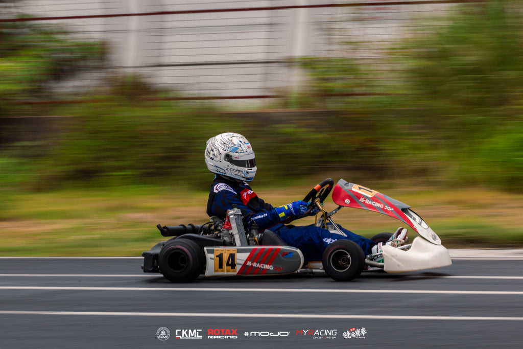 MANEUVER Kart Gloves - Cyber Blue