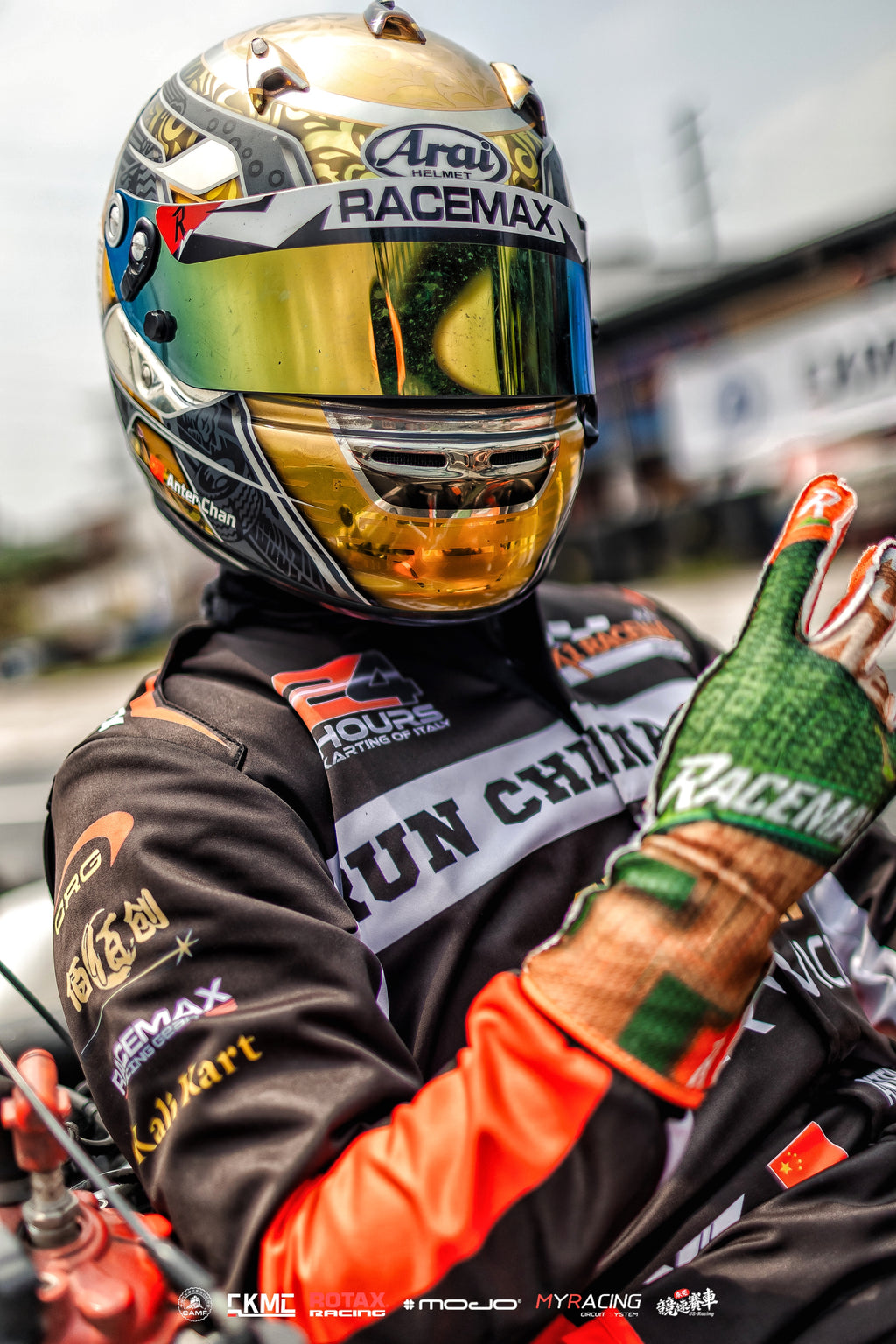 MANEUVER Kart Gloves - Cyber Green